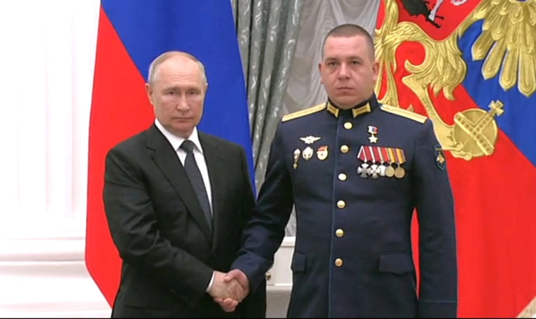 Старший сержант Сергей Пятин - Герой России.