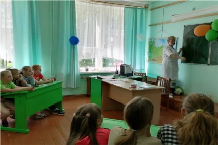 Встреча с врачом - стоматологом в летнем лагере.